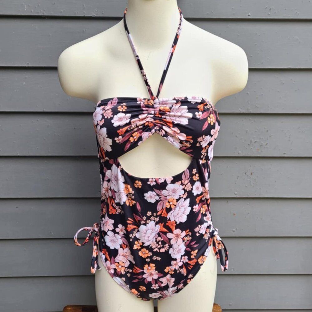 Sun & Shade Floral One Piece Swimsuit size Medium